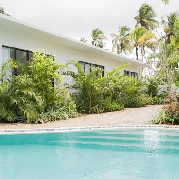 4Suns villas, hotel in Ahangama
