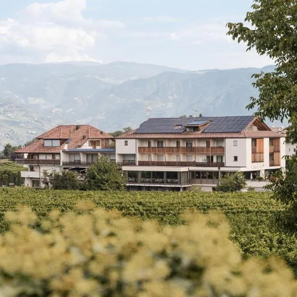 Hotel Girlanerhof, hotel v destinaci Appiano sulla Strada del Vino