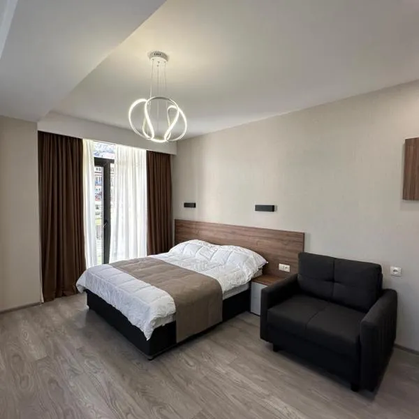 Crystal Loft โรงแรมในบาคูเรียนี