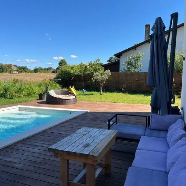 La maison du bonheur entre Bordeaux et Océan, hotel in Saint-Médard-en-Jalles