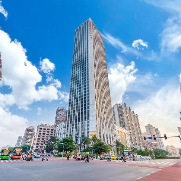 STAR STAGE International Apartment Hotel - 1min to Line2 & Line8 ChangGang STN-Free private car delivery to Canton Fair from Otc 15th to Nov 4th, hotel in Guangzhou