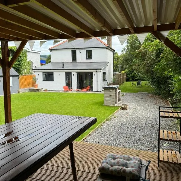 Detached 4 bed House - Brecon Beacons National Park, Hotel in Gilwern