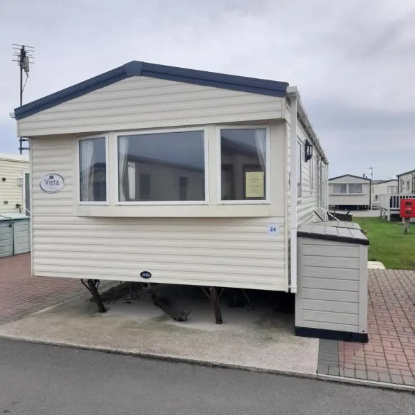 Towyn 24 Golden Gate Rentals, hotel in Abergele