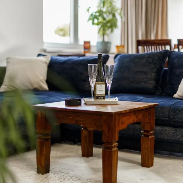 25 Courtyard Studio, hotel in Galanta