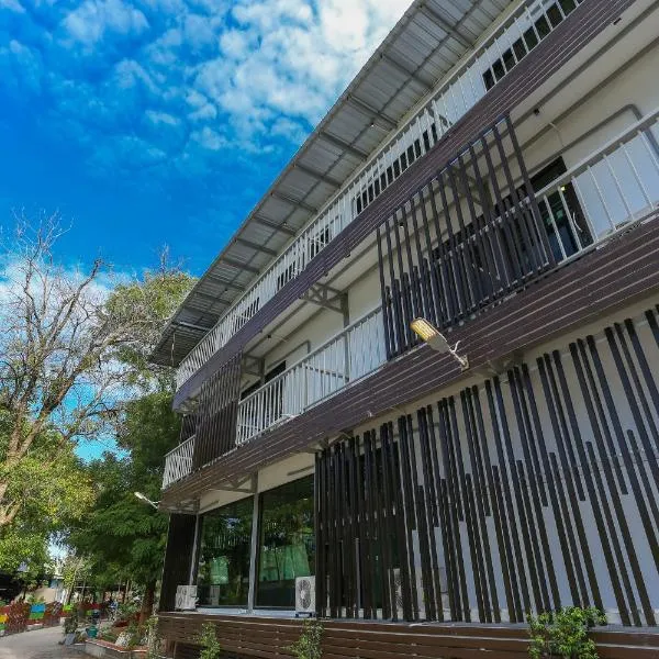 A Plus Hotel, hotel di Ko Lipe