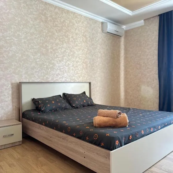 3 комнатная ЖК Альтаир, hotel in Aktobe
