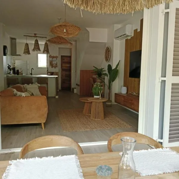 Villa Lola- Au cœur de la BO - 100m de la plage, cuve 800L, hotel i Orient Bay