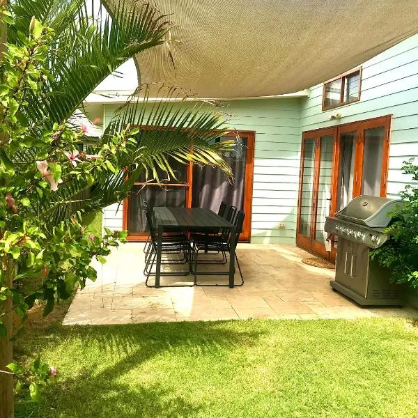 Salty Blue Beach House, hotel in Kalbarri