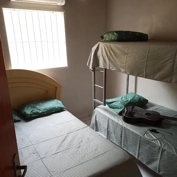 Casa simples confortável c Ar-cond p 6 Pessoas, hotel v destinaci Araçatuba