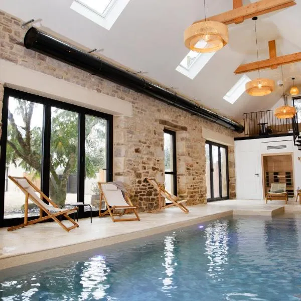 LE DOMAINE DE SOANI - Piscine intérieure, Jacuzzis & Sauna ADULT ONLY, hotel v destinaci Saint-Évarzec