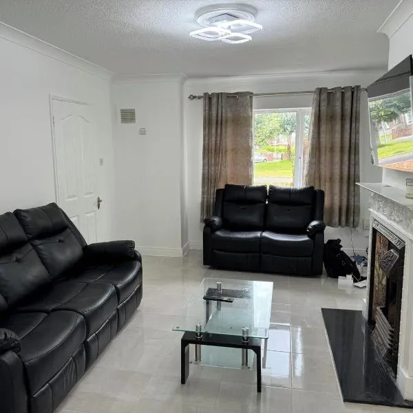 Olashade Villa, hotel v destinaci Lucan
