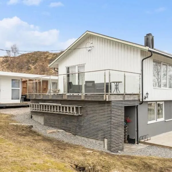 Koselig rom for leie, hotel v destinaci Gravdal