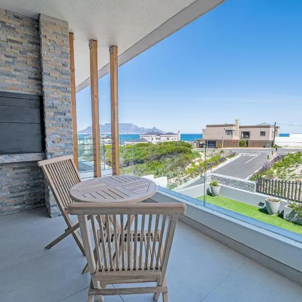 Luxury Beachfront Studio in Blouberg, hotel in Bloubergstrand