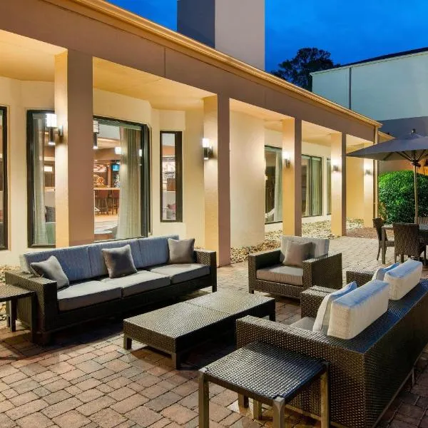 Courtyard by Marriott Savannah Midtown, hotel en Savannah