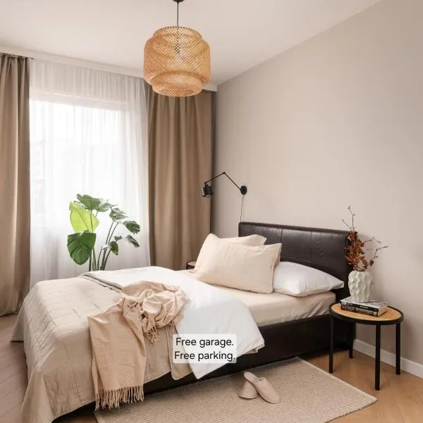 Apartments Wroc'LOVE by me & Mosiężna & Free Garage & Self Check in 24H, khách sạn ở Wrocław