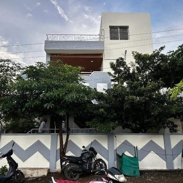Vatavriksha Guest House,Akkalkot, hotel di Akalkot