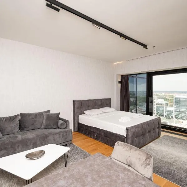 West Tower Luxury, hotel in Fontana