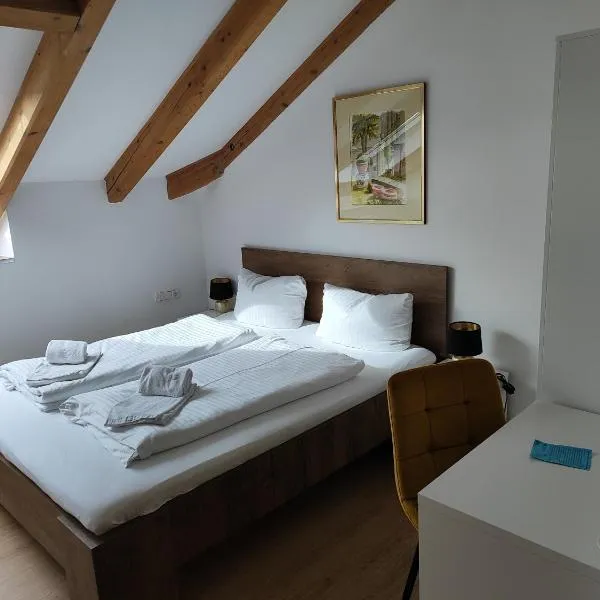 Estelada Boarding Houses Zorneding, hotel v destinaci Zorneding