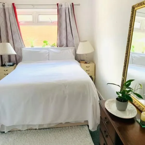 Bramley Fall Park Homestay، فندق في هورسفورث