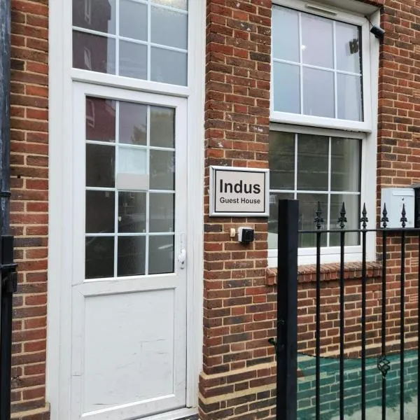 Indus Guesthouse, hotel v destinaci Kingston upon Thames
