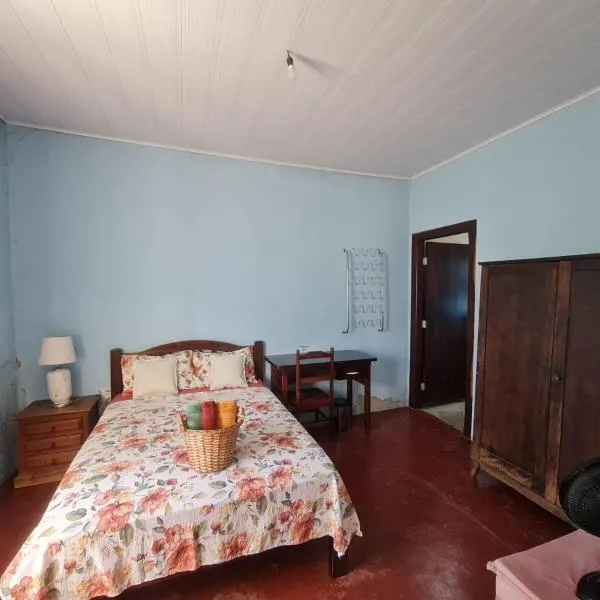 MAEVE hospedaria - Suíte Campo, hotel v destinaci Goiás