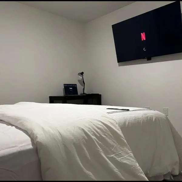 Banty Villa - Guest Room A, hotel in Austin