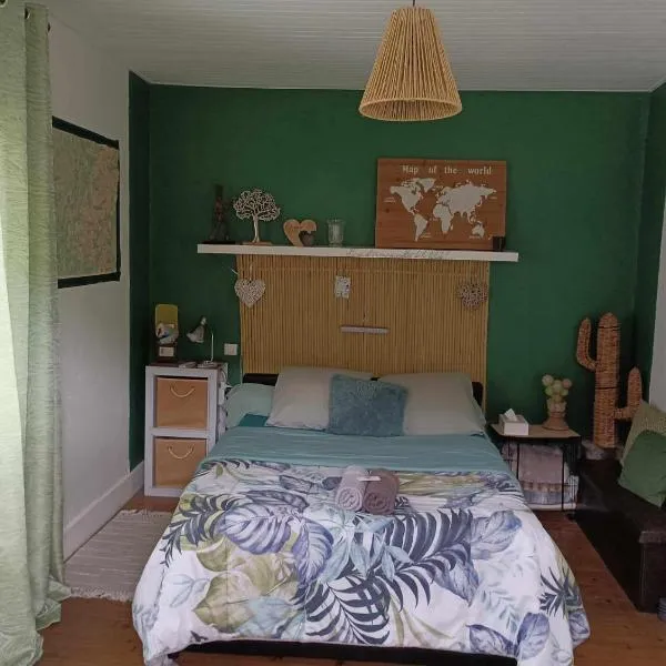 chambre vue Chartreuse – hotel w mieście Pontcharra