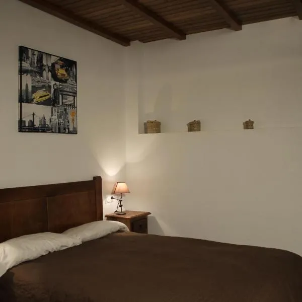 Apartamentos Real Fábrica Hojalata, ξενοδοχείο σε Juzcar