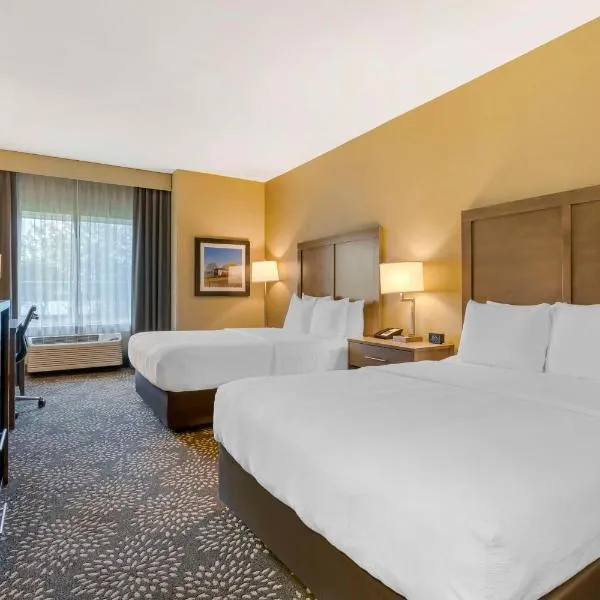 Best Western Columbia River Waterfront Hotel Astoria、アストリアのホテル