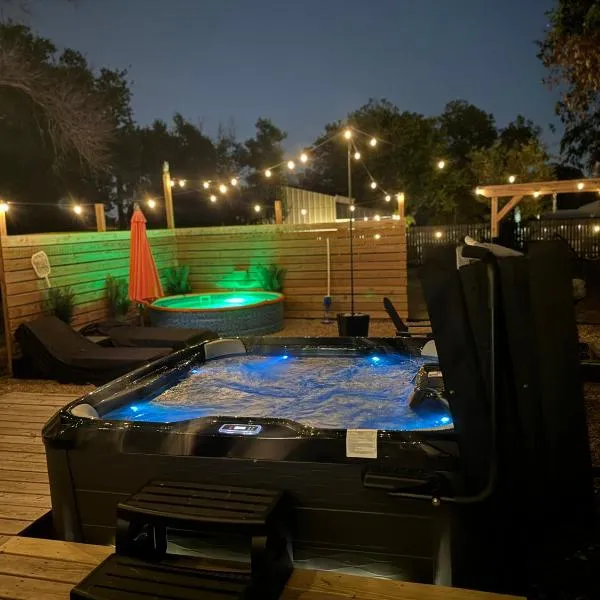 The Craftsman on Clay-Downtown-4 Blocks to Silos-Hot Tub and Cowboy Pool, hotel v destinaci Waco