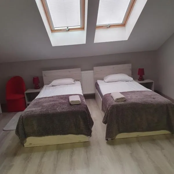 Stajnia Kruki, hotel in Mrozy