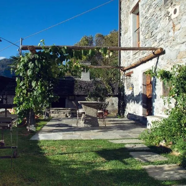 Antica Casa Noce Rivoria, hotel v destinaci Masera