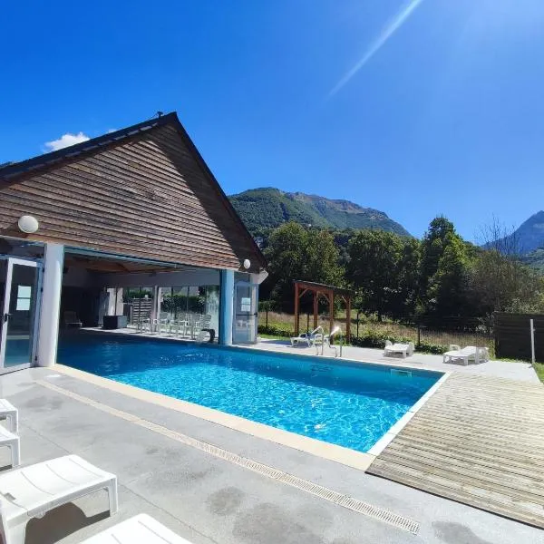 Résidence Val de Roland, hotel v destinaci Luz-Saint-Sauveur