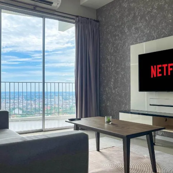 Cozy Sunset View High Floor Condo with Free WiFi Netflix, hotel in Taiping