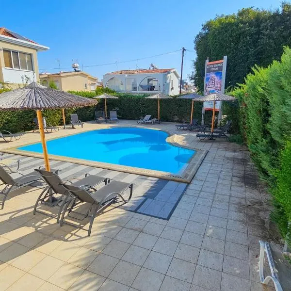 Modern Wellness Escape Apartment with Optional Health Transformation Retreat, khách sạn ở Larnaka