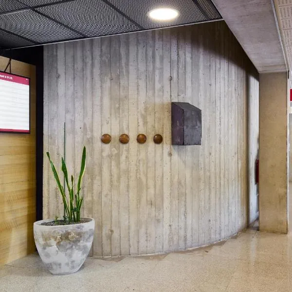 Hostel Linnasmäki, hotel di Turku