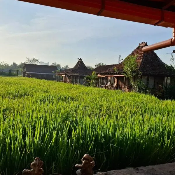 Alamanda Family Villas, Pool & Local Tours، فندق في يوغياكارتا