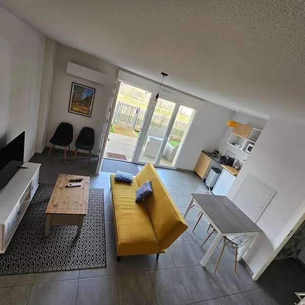 Appartement duplex Mimizan plage – hotel w mieście Mimizan