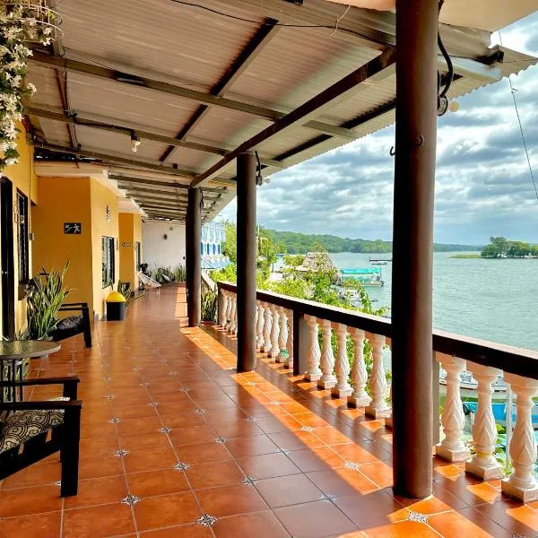 Hotel San Miguel, hotel v destinaci Flores