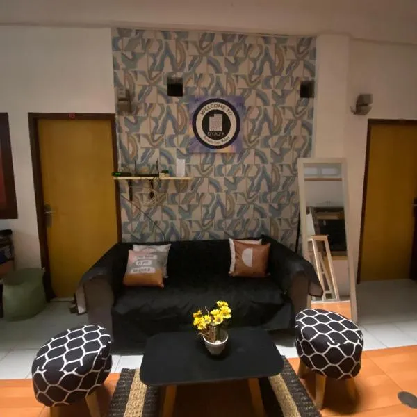 DYAZA LV Grogol Guest House, hótel í Jakarta
