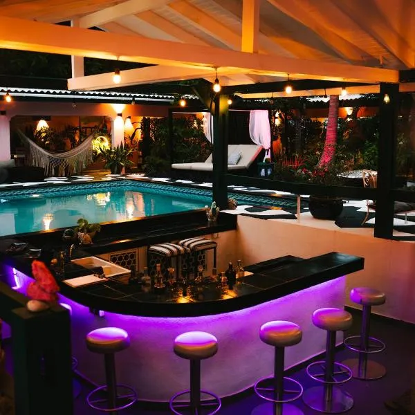 Thuishaven boutique mini-resort - no kids, hotel di Willemstad
