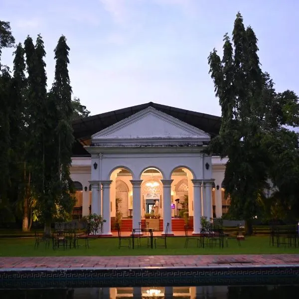 Thengal Manor, hotel v Džórhátu