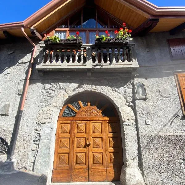 Casa nel centro storico di Borno, hotel Bornóban