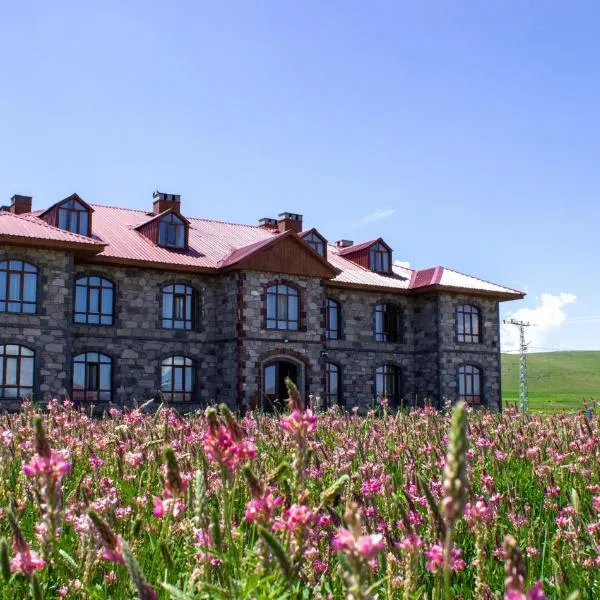 Lake Cildir Lodge, hotel in Çıldır