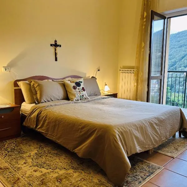 Appartamento a Fiuggi per una famiglia di 4 persone con vista sulle montagne, hotel a Fiuggi