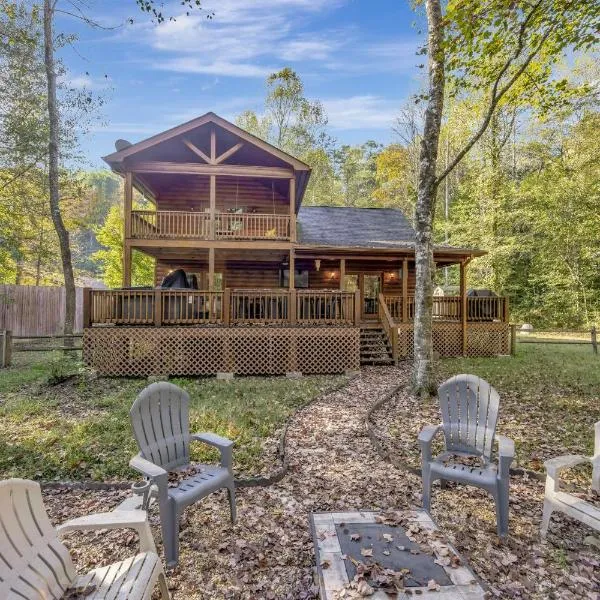 The cozy cabin get away with hot tub, hotel v destinaci Blue Ridge