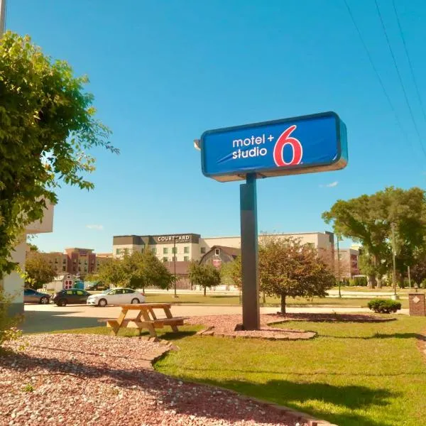 Motel 6 Elkhart, IN, hotel v destinaci Elkhart