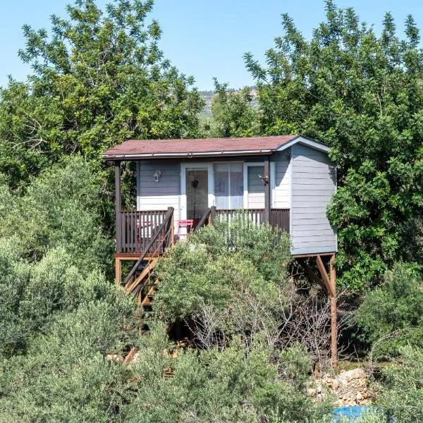 Casa Arbol, hotel in Camarles
