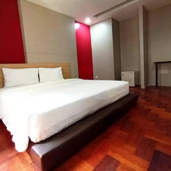GO INN BTS Surasak Silom bkk โกอินน์ บีทีเอส สถานีสุรศักดิ์, hotel in Yan Nawa