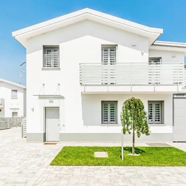 Luxury Villa - Exclusive Property With Private Box, hotell Milanos